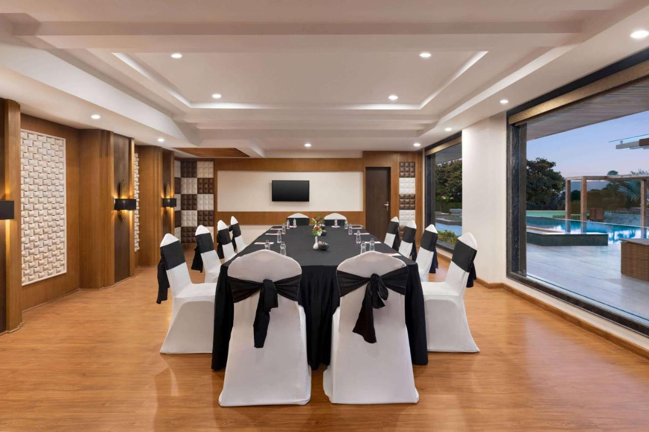 Ramada By Wyndham Varanasi Katesar Chandauli 외부 사진