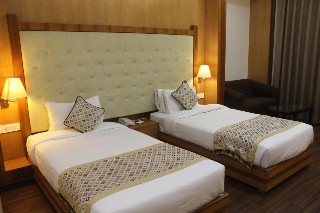 Ramada By Wyndham Varanasi Katesar Chandauli 외부 사진