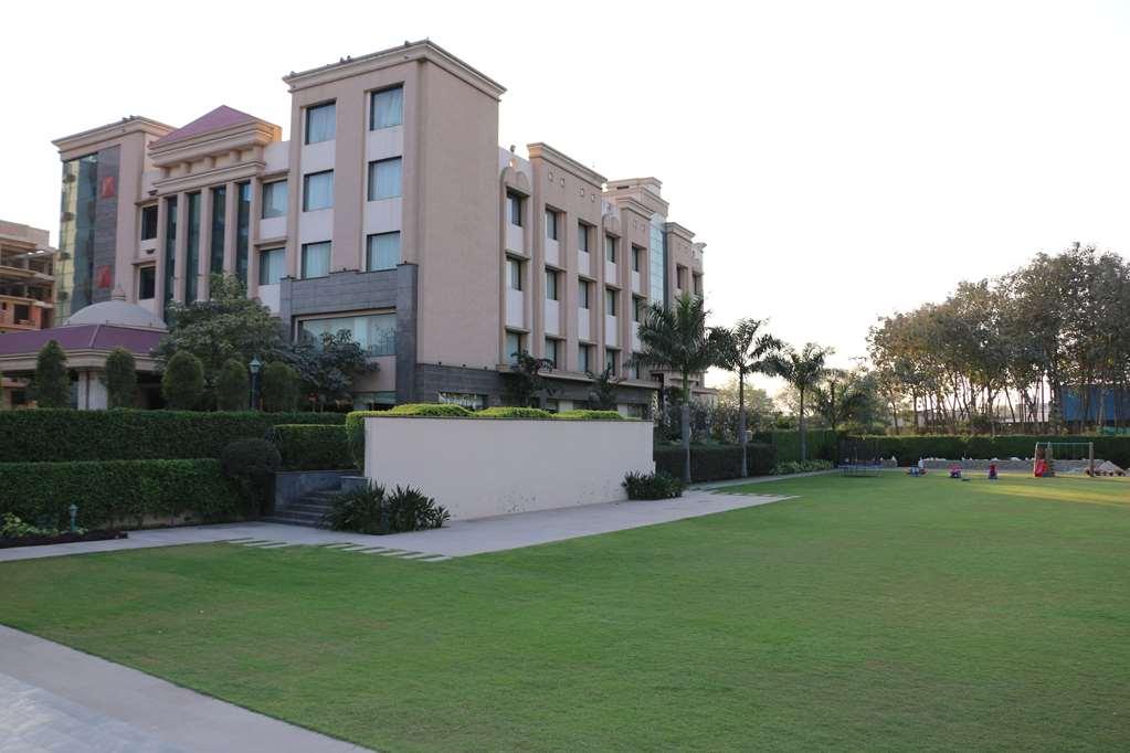 Ramada By Wyndham Varanasi Katesar Chandauli 시설 사진