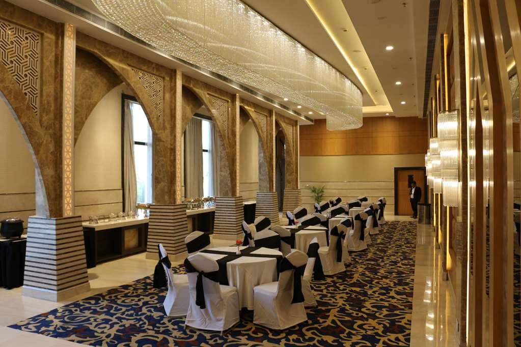 Ramada By Wyndham Varanasi Katesar Chandauli 시설 사진