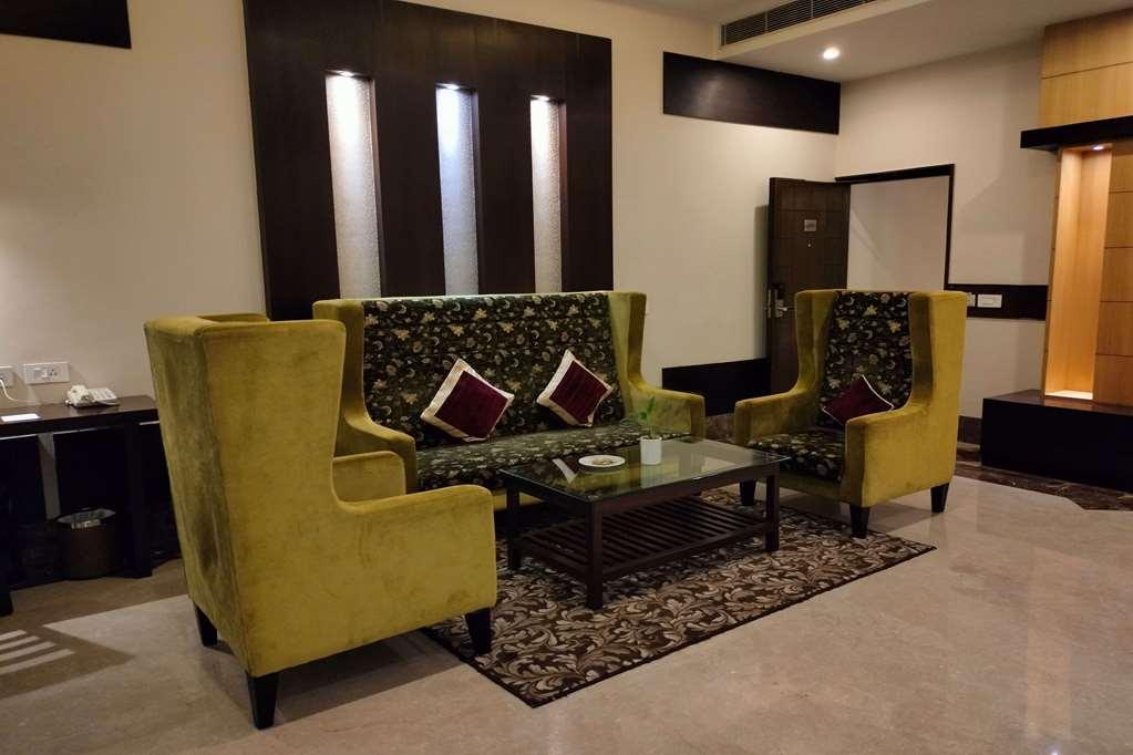 Ramada By Wyndham Varanasi Katesar Chandauli 객실 사진