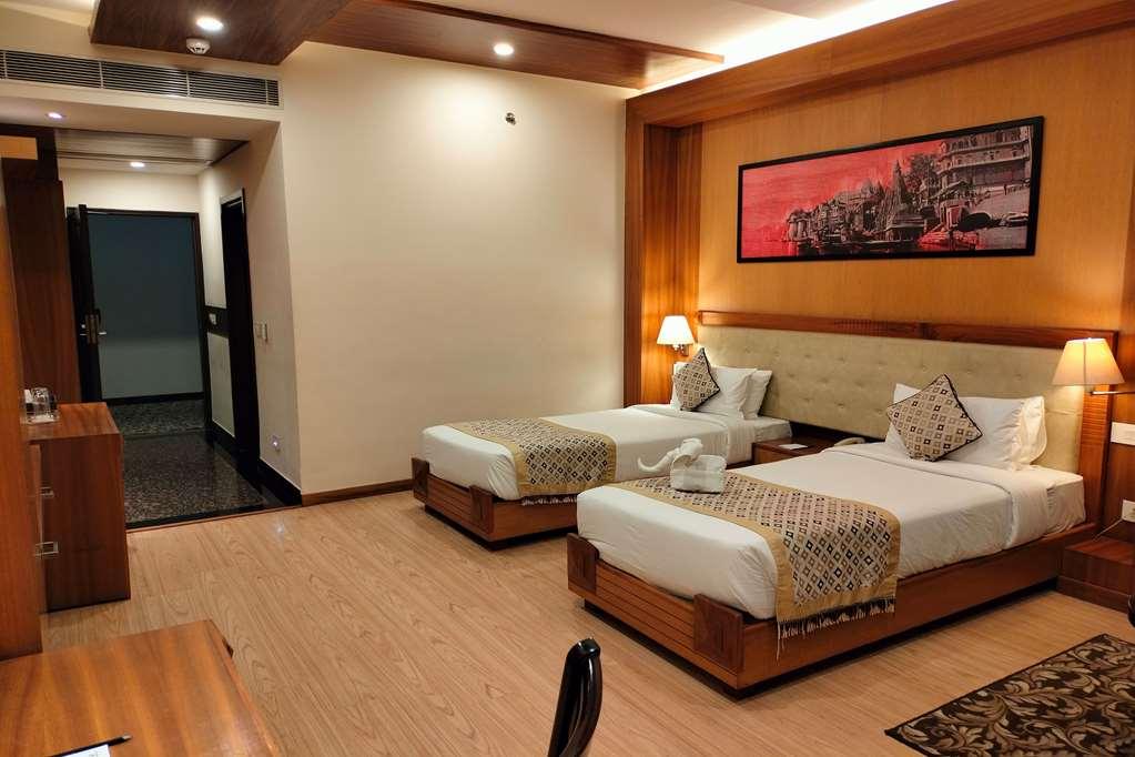 Ramada By Wyndham Varanasi Katesar Chandauli 객실 사진