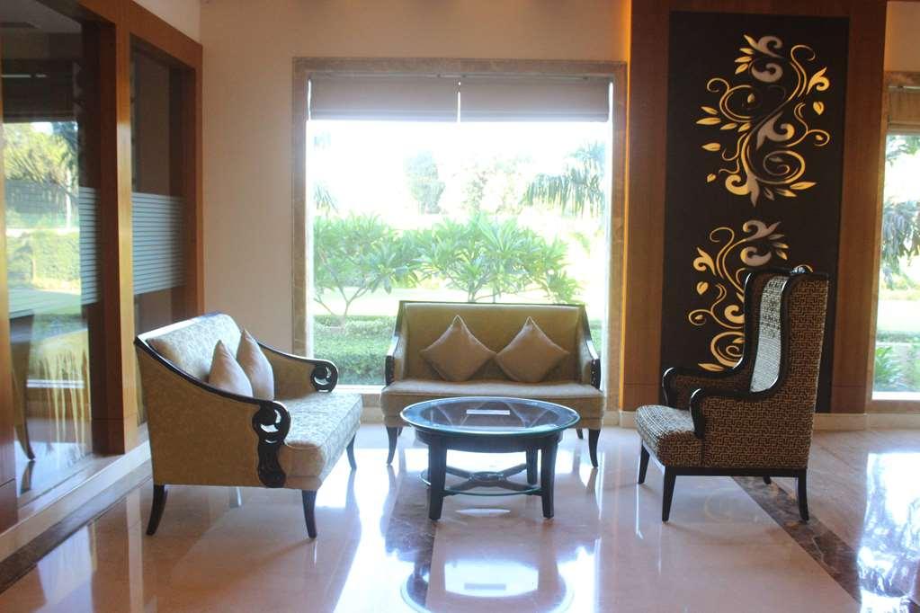 Ramada By Wyndham Varanasi Katesar Chandauli 내부 사진