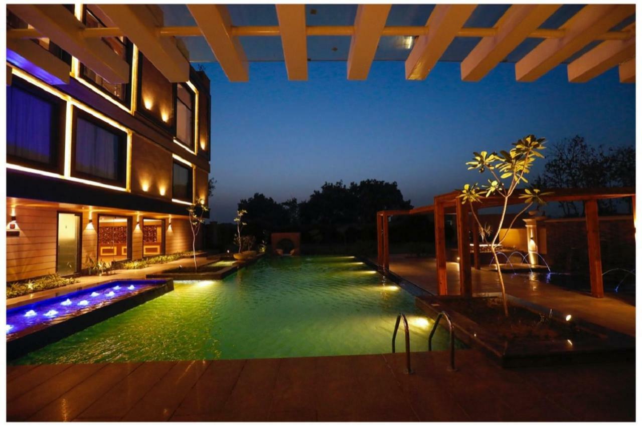 Ramada By Wyndham Varanasi Katesar Chandauli 외부 사진